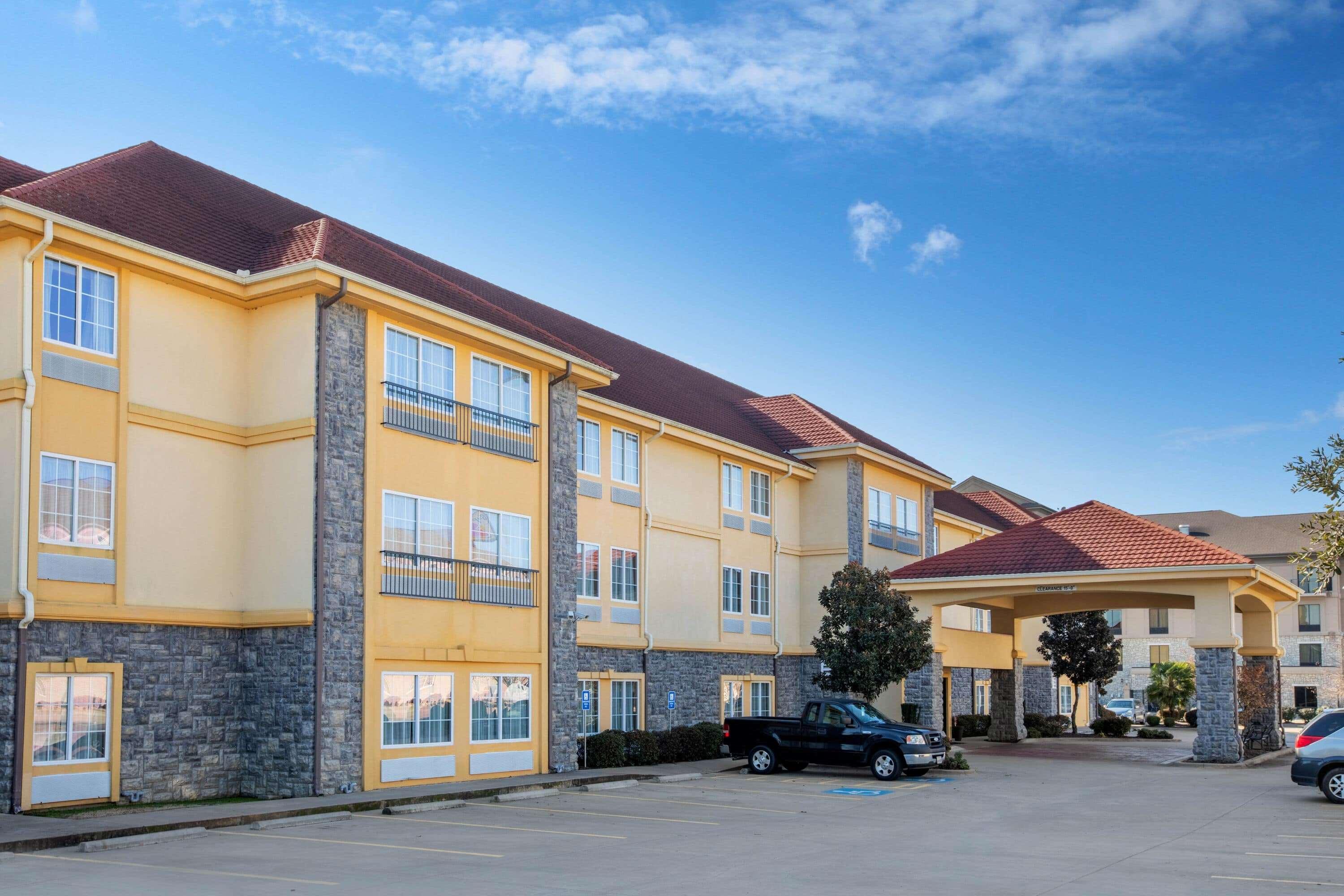 La Quinta By Wyndham Conway Hotel Exterior photo